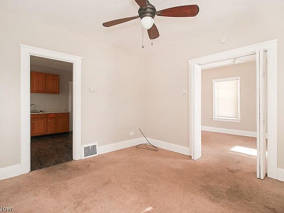 4th image of 16115 Arcade Ave #1