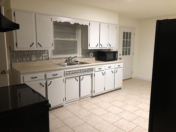 3rd image of 605 Milton Ave