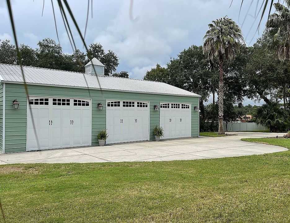 2nd image of 8628 Magnolia St