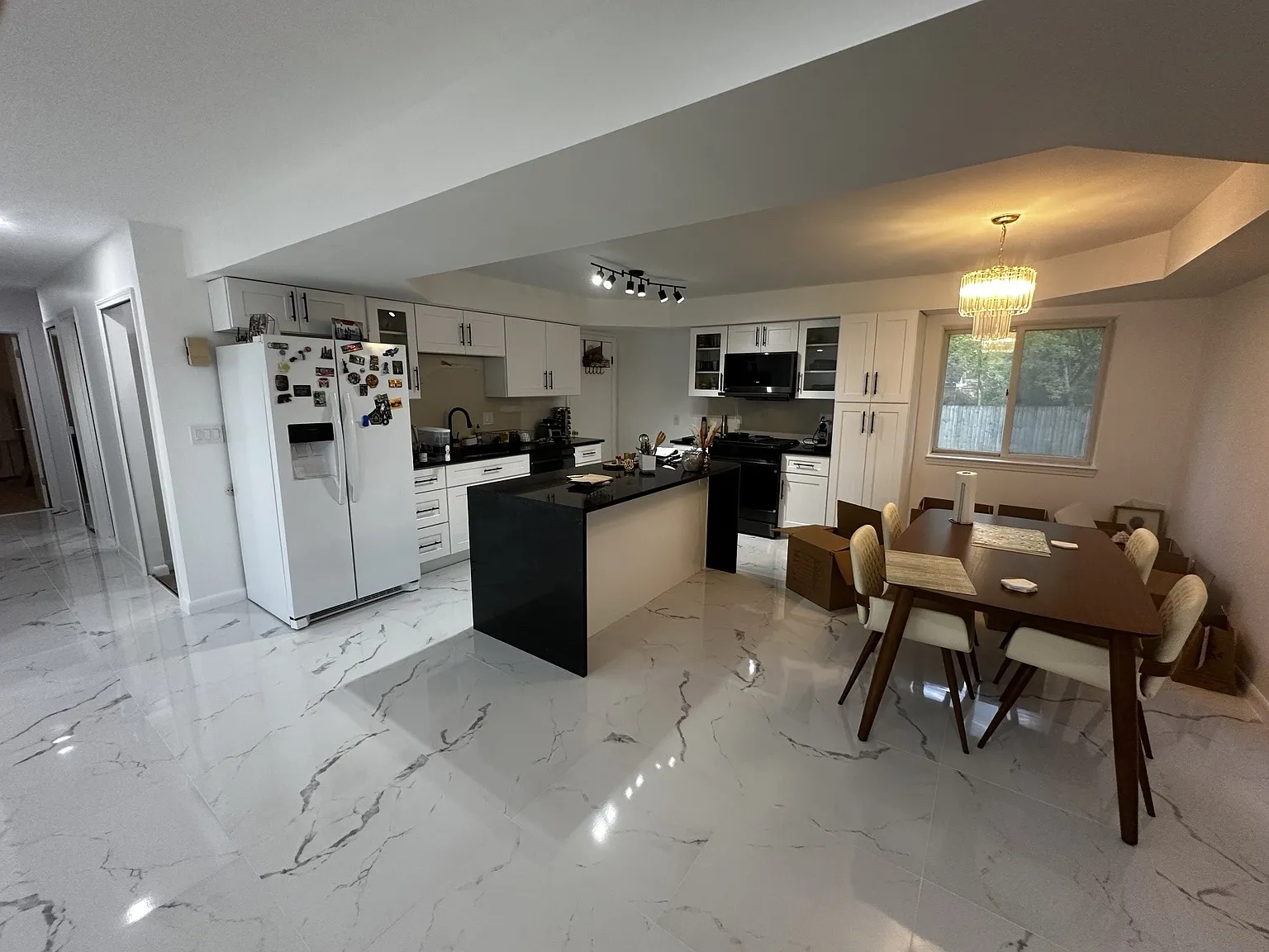 1 bed, 1411 sqft, $900 — Photo 2