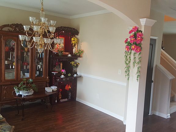 3rd image of 1018 Regency Dr
