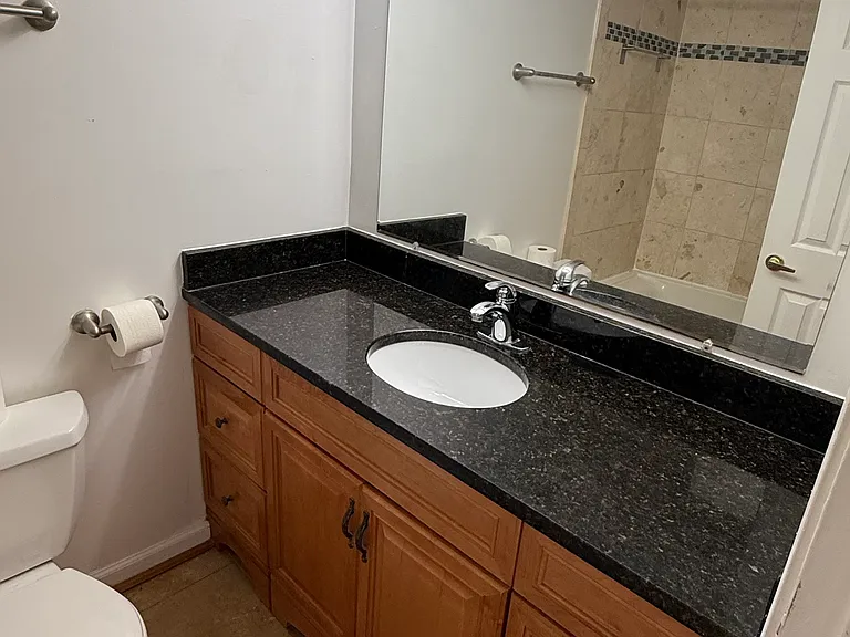 2911 Charing Cross Rd — Photo 13