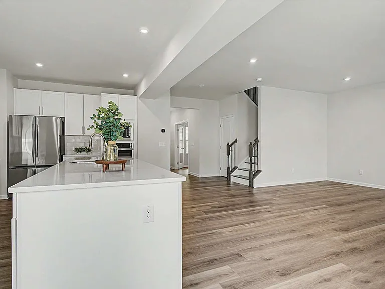 1621 Crimson Leaf Ln — Photo 16
