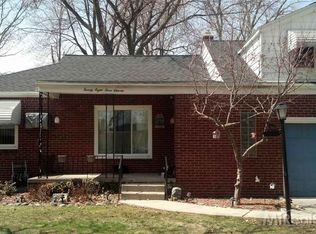 28311 Ruehle St, Saint Clair Shores, MI 48081