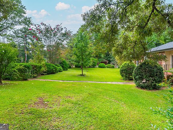 2nd image of 4043 Casa Loma Dr