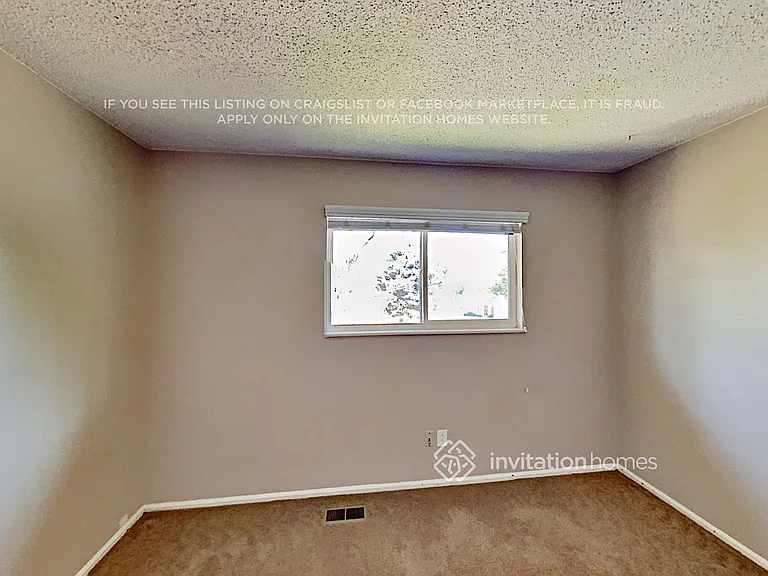8913 W 92nd Ave — Photo 16