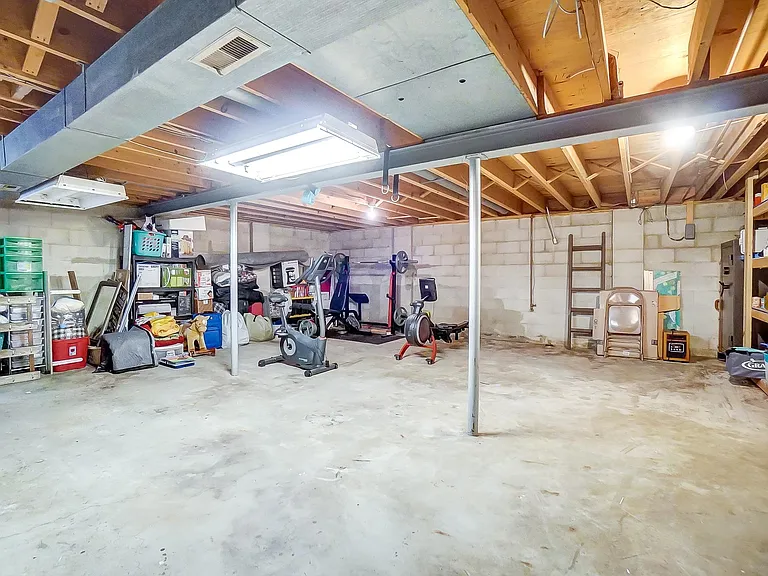 4216 Silver Oak St — Photo 25