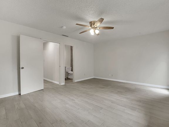 5th image of 411 S Las Vegas Trl