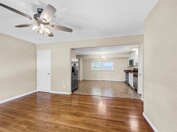 3rd image of 11950 Majella Dr