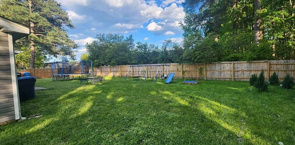 1st image of 105 Bassett Ave
