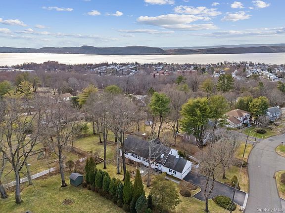 2nd image of 20 Meadow Road