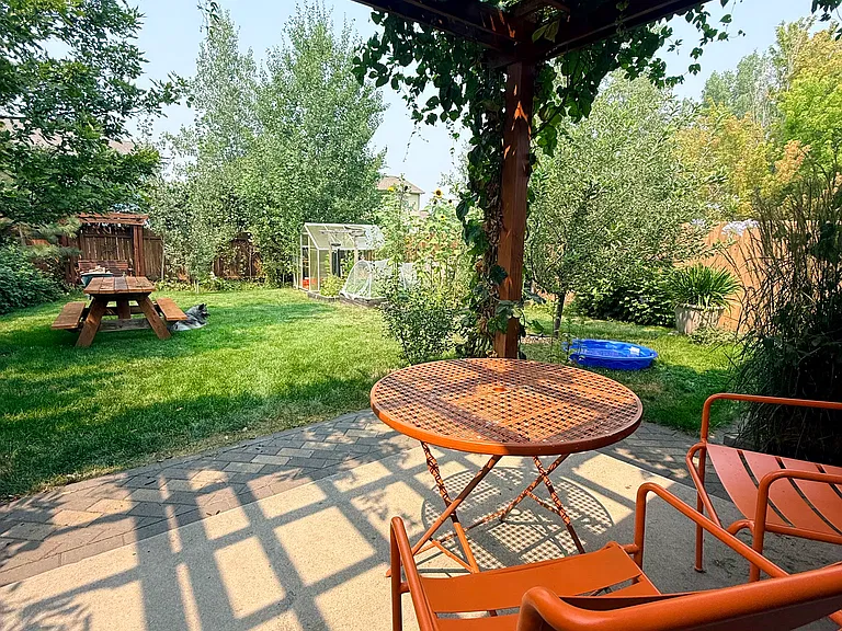 85 Droulliard Ave — Photo 13
