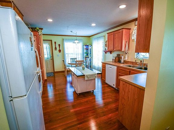 5th image of 12 Ridgecrest Way