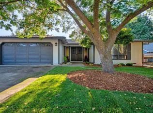 1017 N Rose St, Phoenix, OR 97535