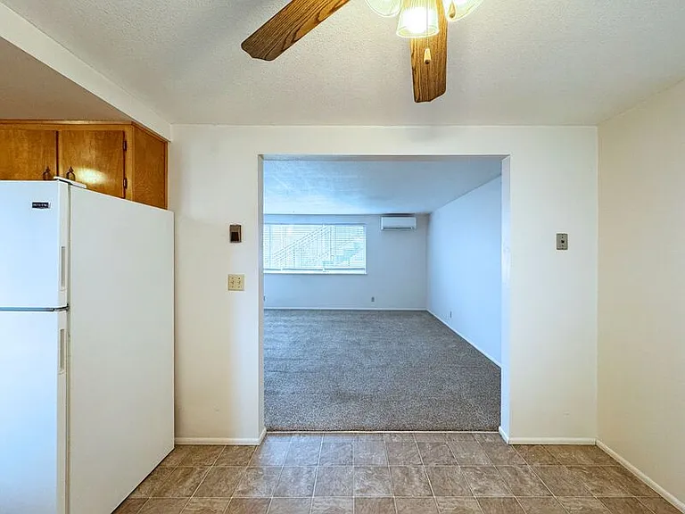 345 Moore St — Photo 9