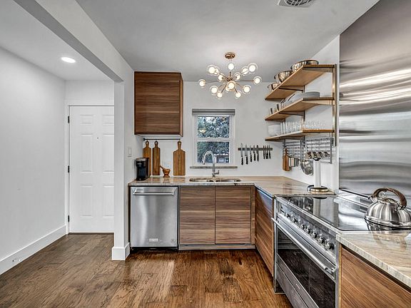 4th image of 5322 Balcones Dr APT G