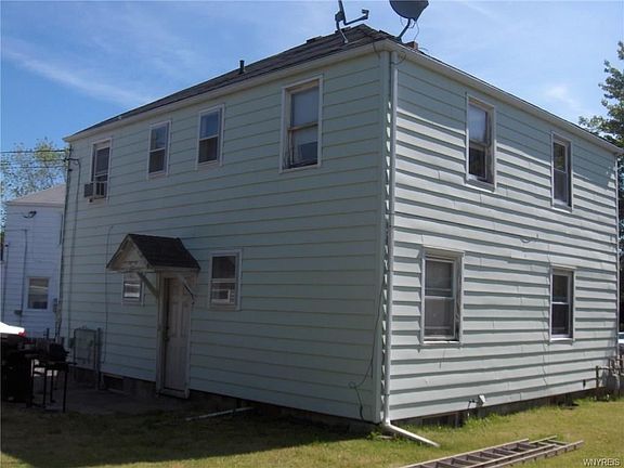 3rd image of 120 Ellen Dr