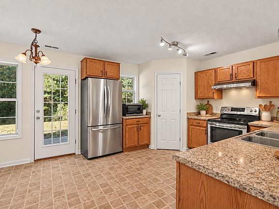 4th image of 4315 Chimney Stone Rd