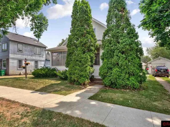 317 S 5th St, Le Sueur, MN 56058