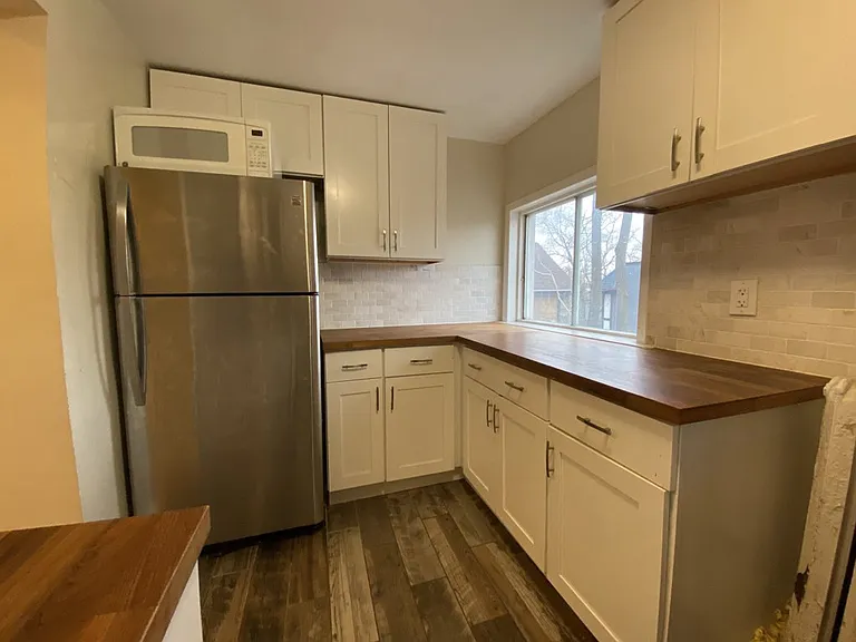 412 Dovercourt Rd #UPPER — Photo 8