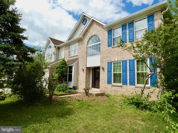 4 Stearrett Dr, Newark, DE 19702