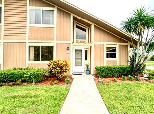 102 Maplecrest Cir, Jupiter, FL 33458