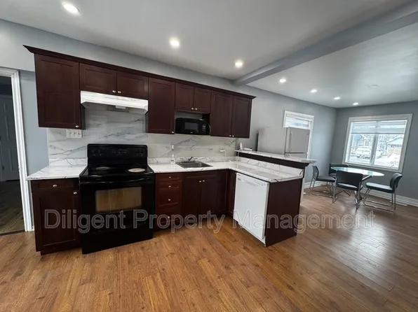 492 King George St Unit 1, Peterborough, ON K9J 1S1