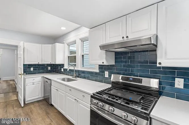 4 bed, 1936 sqft, $2,400 — Photo 1