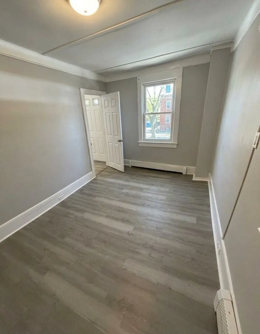 2 bed, 900 sqft, $1,999 — Photo 1