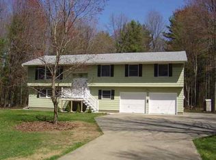 89 Edie Rd, Saratoga Springs, NY 12866