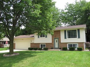 628 Bayhill Ave, Twin Lakes, WI 53181