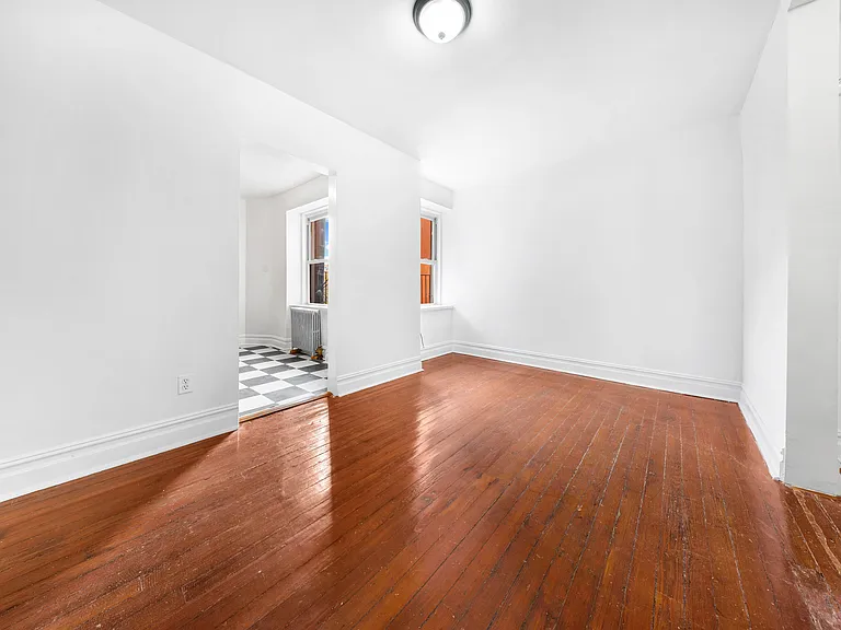 180 Franklin St #B16 — Photo 2