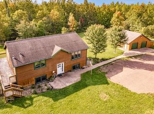 414 Maple Creek Dr, Two Harbors, MN 55616