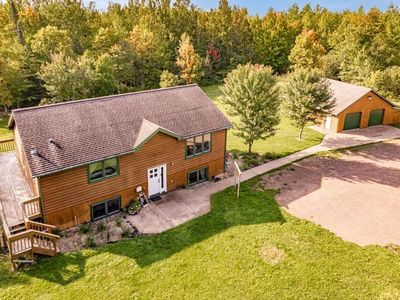 414 Maple Creek Dr, Two Harbors, MN, 55616