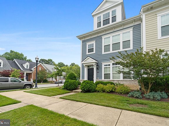 4th image of 45 Steeplechase Dr