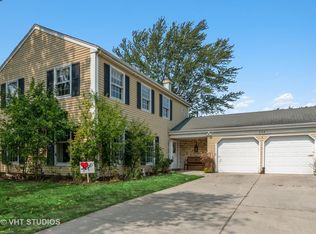 23W234 Edgewood Ct, Glen Ellyn, IL 60137
