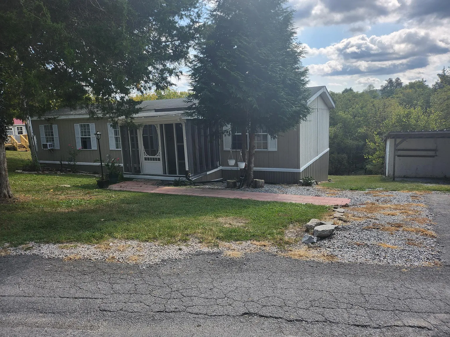 3 bed, 1400 sqft, $1,450 — Photo 4