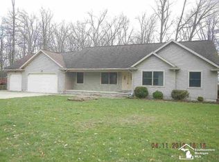 2425 Devonshire St, Temperance, MI 48182