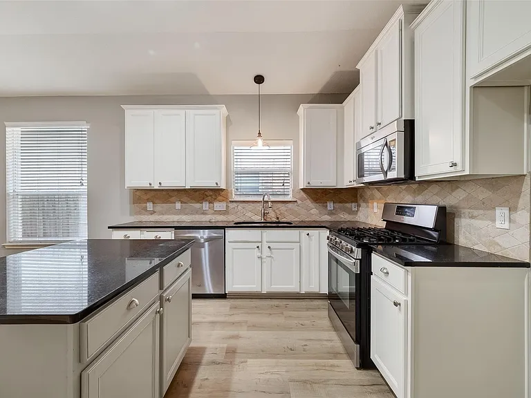 6431 Applewood Forest Dr — Photo 9
