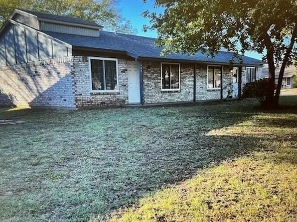 422 Oakwood Ln, Arlington, TX 76012