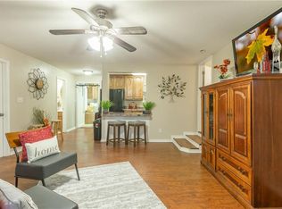 402 W Brown St, Llano, TX 78643