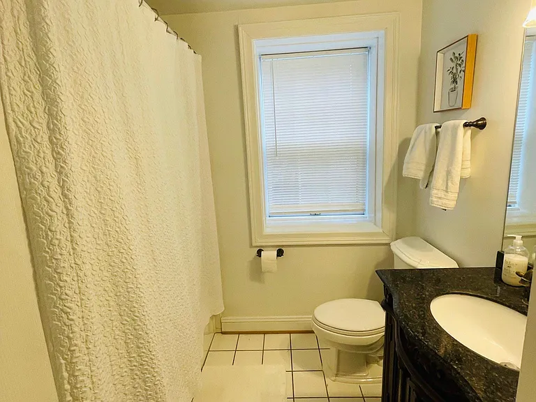 194 E Lee St #1A — Photo 9