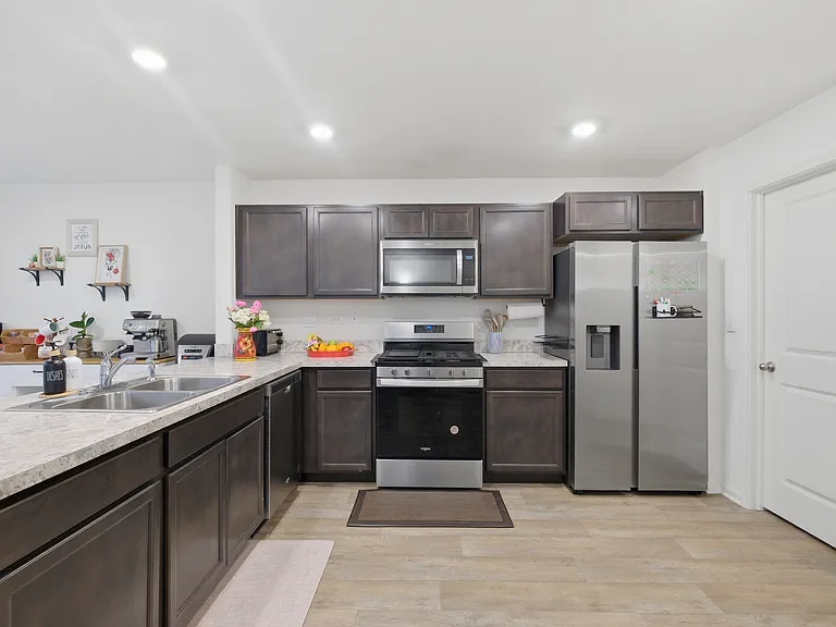 3837 Currant Ln — Photo 2