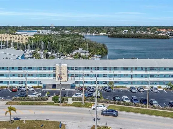 1819 Shore Dr S APT 318, South Pasadena, FL 33707