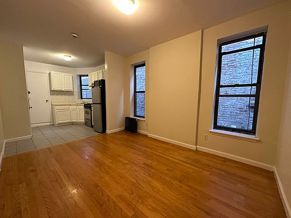 5th image of 329 W 35th St APT 5E