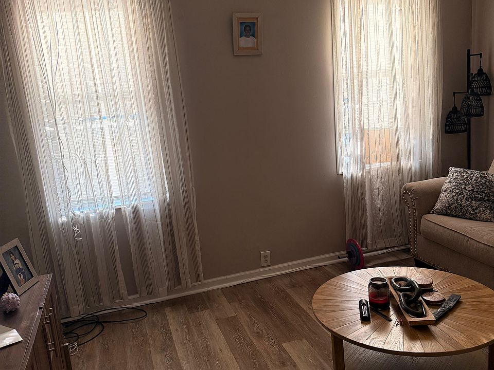 1st image of 11 Blakely Pl #Q