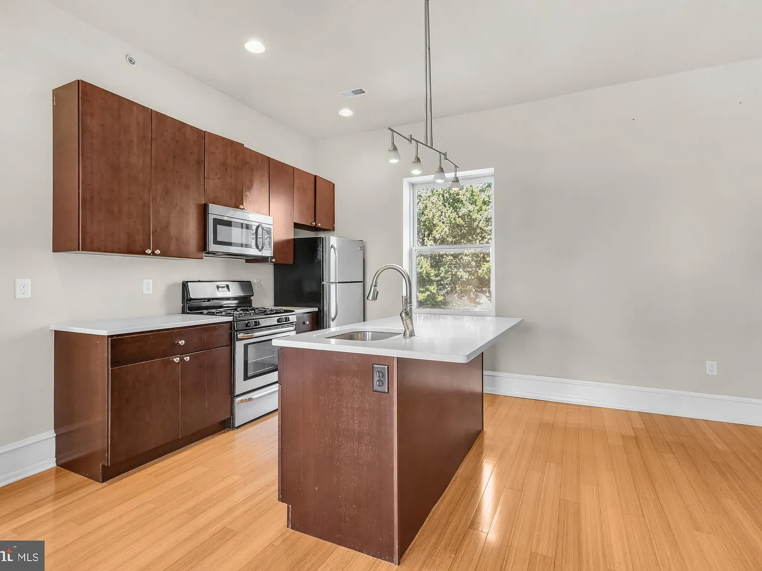 1 bed, $1,675 — Photo 3