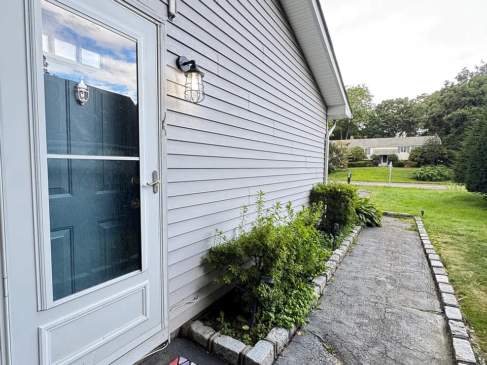 36 Holly Hill Ln #1