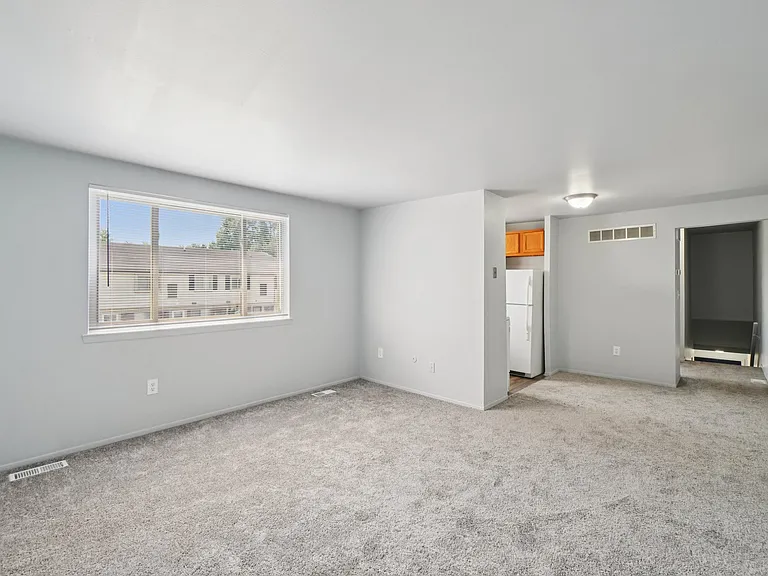 Creekside Apartments — Photo 37