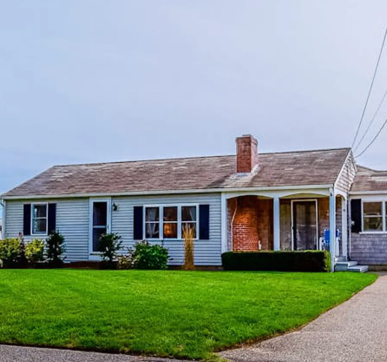 19 Shore Rd — Photo 1